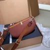 Sacs de luxe pour femmes sacs de créateurs de luxe pour hommes sacs de taille en cuir véritable sacs de voyage d'embrayage sacs de plein air sac banane sac à main sacs à bandoulière sacs à bandoulière