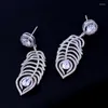 Boucles d'oreilles pendantes arrivée Clear CZ boucle d'oreille entièrement bijou à la mode en forme de plume longue bijoux de mode