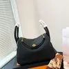 Классическая женская сумочка роскошная дизайнерская сумка женская большая сумка для торговых точек на кожаная кошелька мода на плечо сумку для кросса размер пакета