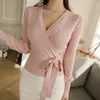 Maglioni da donna Moda coreana Top lavorato a maglia corto Donna Elegante Primavera Autunno Scollo a V Manica a lanterna Lace-Up Slim Maglione rosa Lady Sexy