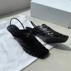 Scarpe da donna Mule intrecciate Pelle conciata al vegetale Eleganti sandali Mule Pelle conciata al vegetale liscia Cinghie intrecciate a mano Tinta Tacco laccato