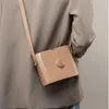 財布の牛皮革のウェメン携帯電話と財布のための小さなバッグカードホルダースクエアバッグの肩を持つモバイル女性