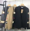 Herrtröjor Designer Burberies Jacket Womens Classic Stripe Cardigan Coat Sweater Fashion Sweatshirt Burbery For Man 522