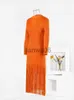 Grundläggande casual klänningar Lanmrem Tassel Pleated Dress Women Round Neck Long Sleeves Orange Color Fashion Dresses Party Clothes 2023 Autumn New 2DA1808 J2308009