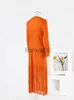 Grundläggande casual klänningar Lanmrem Tassel Pleated Dress Women Round Neck Long Sleeves Orange Color Fashion Dresses Party Clothes 2023 Autumn New 2DA1808 J2308009