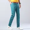 Męskie dżinsy Autumn jasne rozciąganie modne dżinsowe spodnie proste płetki męskie czerwone jezioro Blue żółty 230809