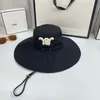 Bredbröst hatt 2023 Fashion Fisherman Hat Designer Men's Cowboy Hat Lämplig för både män och kvinnor