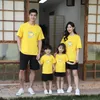 Tenues assorties pour la famille Mode Tenues assorties pour la famille T-shirts T-shirt en coton Enfants Mère Fille Vêtements Été Papa Maman Hauts Tenues parents-enfants