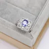 2023 Europeiska och amerikanska S925 Sterling Silver Luxury Oval Blue Pagod Stone Diamond Ring med små design Ladies 'Ring