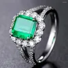 Klusterringar ädelstenar grön kristall smaragd för kvinnor vitguld färg zirkon diamanter bröllop lyxiga fest smycken bijoux bague gåvor