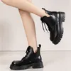 Boot's Leather Short 2023 Autumn Winter Cross Proticile Platform Platform Wedge Shoes Sheunky Heel Sneakers Bota de Vaqueiro 230810