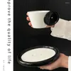 Canecas Moda Simples Série Preto e Branco Botão de Cerâmica Caneca de Segurança Chá da Tarde Xícara de Café com Leite Pires Conjunto Requintado Caixa de Presente