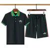 Designer Men Tracksuits Fashion Design T-shirt Klassiska 2-stycken uppsättningar korta skjortor Shorts Cheelled Suit