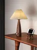 Table Lamps Nordic Vintage Lamp Walnut LED Lights Art Deco For Bedroom Desk Cloth Lampshade Living Room Decoration Lighting