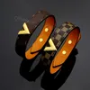 Очарование браслетов буква v логотип LJIA Дизайнерский ювелирные ювелирные изделия из кожаного браслета V Проверьте кофе с кожаными браслетами для кофе для мужских женских биджу.