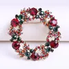 Brooches CHRISTMAS TREE ORNAMENTS Green Red Austrian Crystal Round Wreath Brooch Pin For Women Gold Plated Costume Jewelry Circular Holid