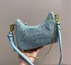 Handväska kvinna halmväskor nylon axelväskor hobos underarmsäck kedja purses designer crossbody baguettes lady handväskor