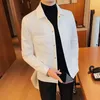 Мужские куртки черно -белый весенний корейский подготающий воротник с длинным рукавом одежда 2023 модная большая карманная ка простого пальто 3xl