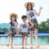 Aile Eşleşen Kıyafetler Yaz Aile Eşleşen Kıyafetler Baba Oğul T-Shirt+Şort Anne Kızı Elbiseler Aile Çift Eşleştirme Giysileri R230810