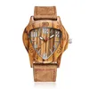 腕時計の腕時計は、ウッドメンズクロックユニークなデザイントップ木製竹のスポーツリストウォッチブラックフェイスホディンキーマン