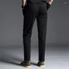 Pantaloni da uomo Originali stile casual Cargo Uomo Pantaloni da allenamento in cotone di alta qualità Jeans colorati Verde militare Lungo 20