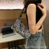 Axel Årets populära kvinnor 2023 Summer Korean Style Fashion Sequin Handväska Singel Axel Foreign Dumpling Underarm Bagstylishhandbagsstore