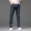 Jeans da uomo Primavera Estate Sottile Blu Grigio Elastico in vita Moda Casual Pantaloni in denim Pantaloni da uomo di marca Plus Size 42 44 46