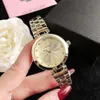 Relojes de marca Mujer Chica Hojas Estilo en forma de corazón Metal Acero Banda Cuarzo Reloj de pulsera de lujo KS 01257N