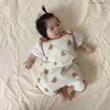 Pyjamas baby sovsäck ärmlös tank topp nyfödda barn anti kick quilt dubbel lager bomullsgarn nyfödd tecknad björn andas förpackning z230810