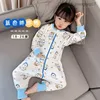 Pyjamas Baby Split Leg Sleeping Bag Spring och Autumn Thin Newborn One Piece Pyjamas Baby Kick Back Quilt Z230811