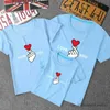 Abiti coordinati per la famiglia Abiti per mamma e bebè T-shirt in cotone con stampa a cuore Mamma papà e io Look per la famiglia Abiti coordinati Padre figlia Figlio Vestiti per bambina