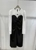 Podstawowe sukienki zwykłe projektant projektant Nowa klasyczna dekoracja Czarno -biała spółek Fake dwuczęściowy Slim Fit Sukienka 6qak