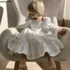 Flickor klänningar våren Autumn Girl Kid Sweet Solid Ruffle Puff Sleeves Lolita Dress Children Casual Cotton Linen Princess Baby Clothes 230810