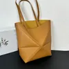 Cowhide shoppingväska fällbara handväska Två remmar Systruktur Geometriska linjer Square Storage Fashion Open Style Women's Bags 5a High Quality