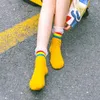 Femmes chaussettes fille arc-en-ciel rayé couture dentelle mode jeune Art drôle Hipster Streetwear Sport doux coton livraison directe