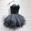 Vestidos de festa BM preto branco curto baile de formatura 2023 sutiã de penas saia aniversário formatura mini baile de formatura vestidos de coquetel em estoque