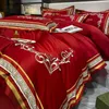 Casamento Têxtil Têxtil Vermelho Jacquard Captina Cedmol de Catrão de Algodão Luxo Rei Rainha Tamanho Bedida de Bedia de Bordado de Cor de Bordado Sólido Caminho de Licha