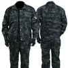 Mänens spårningsdräkter Spring och Autumn Camouflage Suits Outdoor Sports Overaller Bär resistent Labor Insurance Set 230809