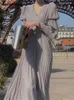 Urban Sexy Kleider Aotvotee V-Ausschnitt, ausgestellte Ärmel, weißes Kleid, modischer französischer Stil, lang für Damen, 2023, elegant, schick, Midi-Vintage-Stil, 230809
