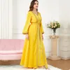 Abbigliamento etnico in abiti da cerimonia per le donne 2023 Khimar Abaya Set Donna 2 pezzi Moda musulmana Caftano giallo Festa da sera femminile