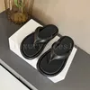 Designer Flip Flip The Row Sandals Women Slipper Płaski obcasy Platforma Platforma Platforma Tkanina Gumowe Kapcia Modne letnie na zewnątrz buty buty czarne białe sandały