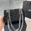 Tasarımcı Kadın Omuz Çantası Güzel Tam Elmas Flip Elmas Donanım Metal Matelasse Zinciri Lüks Çantalar Crossbody Çantalar Makyaj Çantaları Sacoche 23x13cm