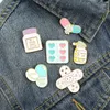 Pins Brooches Pill Capsule Shape Letter Brooch Nurse Pharmacy Heart-shaped Brooch Cute Band-aid Brooch Mini Medicine Bottle Pins Fashion Badge HKD230807