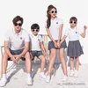 Familjsmatchande kläder Matchande Family Outfit Summer Mom Daughter Dress Dad Son Cotton T-shirt Shorts Par Primär Middle School Uniforms