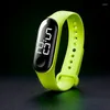 Montres-bracelets 2023 hommes aiguille boucle Fine sangle montre-bracelet Led sport électronique capteur lumineux montres mode hommes et femmes