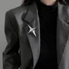 دبابيس دبابيس IEFB Trendy Cross Star Metal Brooch Silver Color Style Men Niche Design Clothing Excessory Women 9A8954 230809