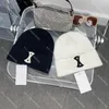 Klassisk ikondesigner Beanies Big Letter Skull Caps Vinterpar Parhuven stickade mössor