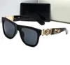 Fashion Classic Solglasögon Varumärkesdesignglasögon Herr- och kvinnors speglar Lyxiga solglasögon Polaroid Glass Lens 8369