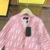 Дизайнерский детский кардиганский ребенок полный отпечаток букв вязаный свитер размер 110-160 см. Прекрасный розовый топ с длинными рукавами детская куртка Aug09