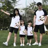 家族を一致する衣装の子供の母親の娘服をマッチする家族の衣装を綿Tシャツベビーロンパートップペアレントチャイルド衣装かわいいパンダパターンティー